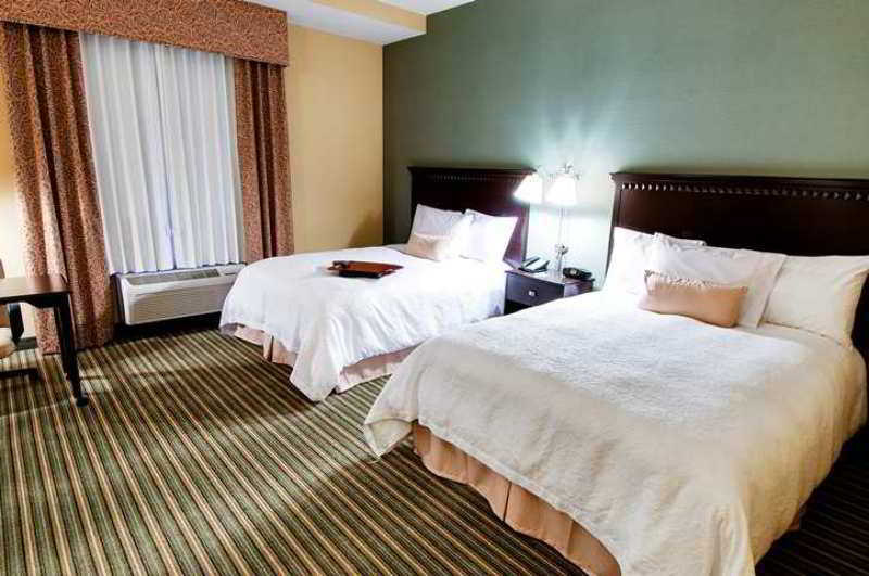 Hampton Inn & Suites Thousand Oaks Room photo